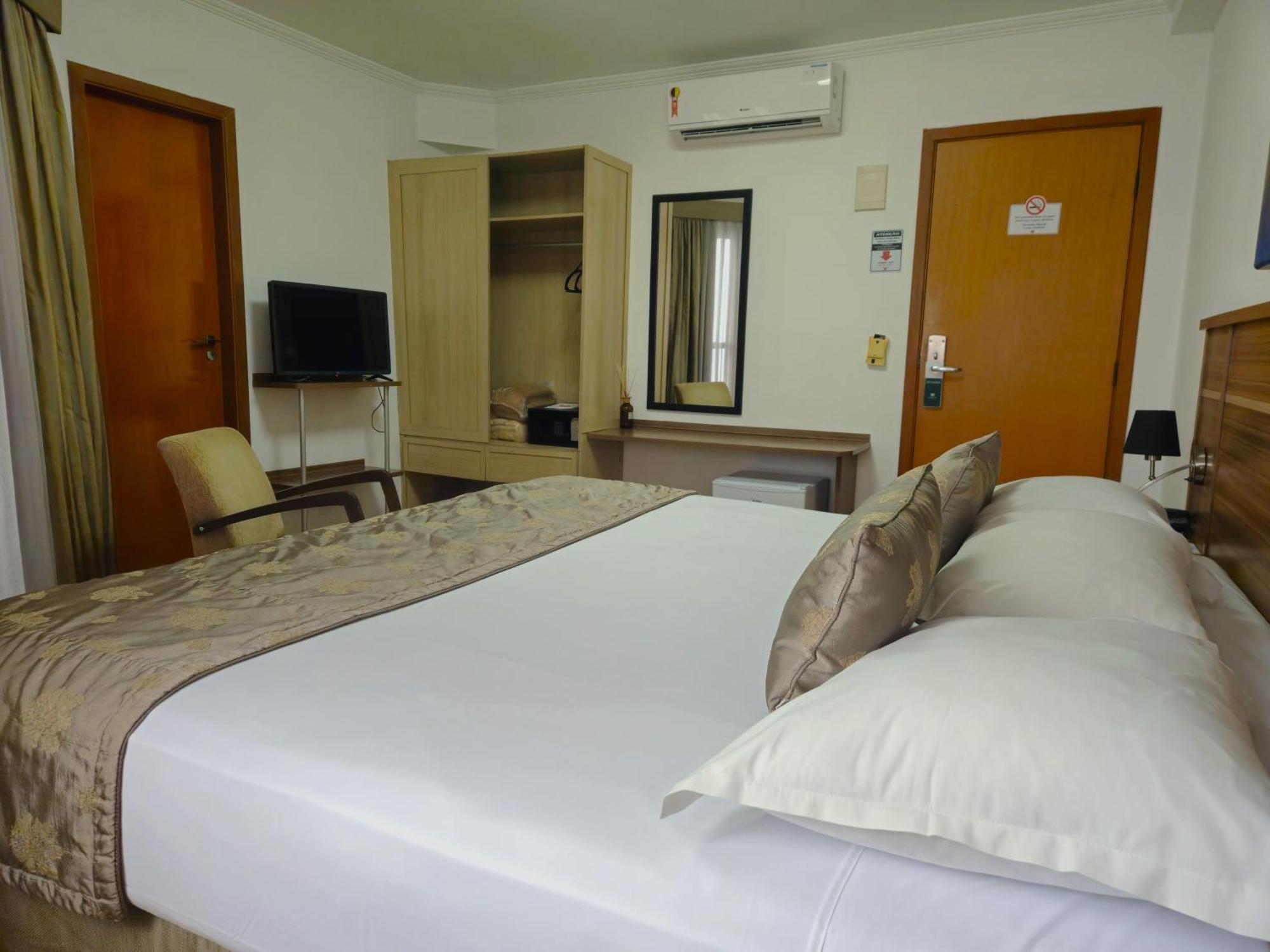 Faro Hotel Сан-Жозе-дус-Кампус Экстерьер фото
